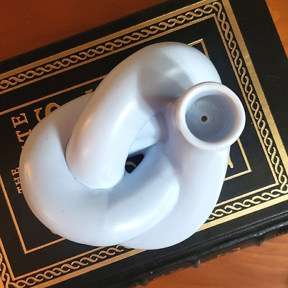 Vintage Ceramic Knot Candle Holder - Picture 7 of 10